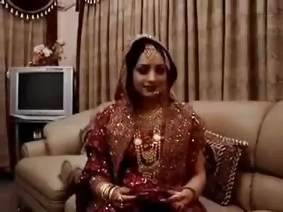 ब्रेस्टेड ब्लॉक स्टफ एका मोठ्या डोर्कसह