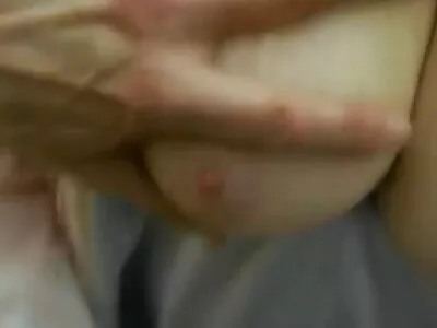 हॉट मॉडेलसाठी नॉटी हाऊस डील