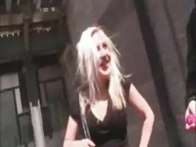 गलिच्छ MILF लिसा अॅन झटका तिच्या Miffy